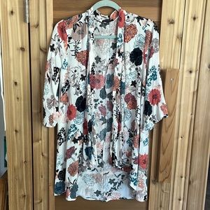 Staccato kimono, floral white, size small
